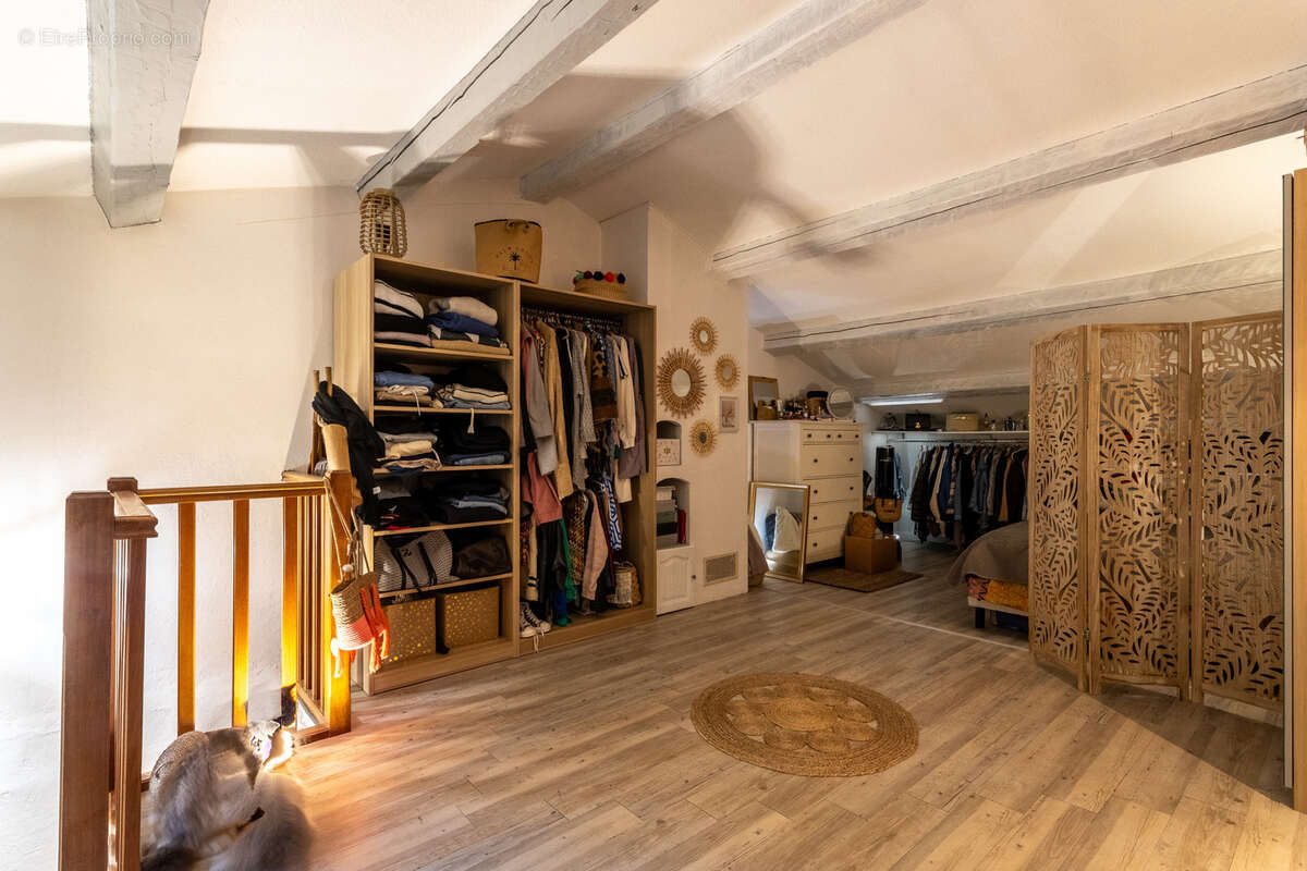 Maison à SOLLIES-TOUCAS