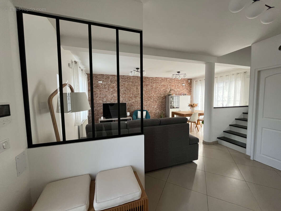 Maison à SARTROUVILLE