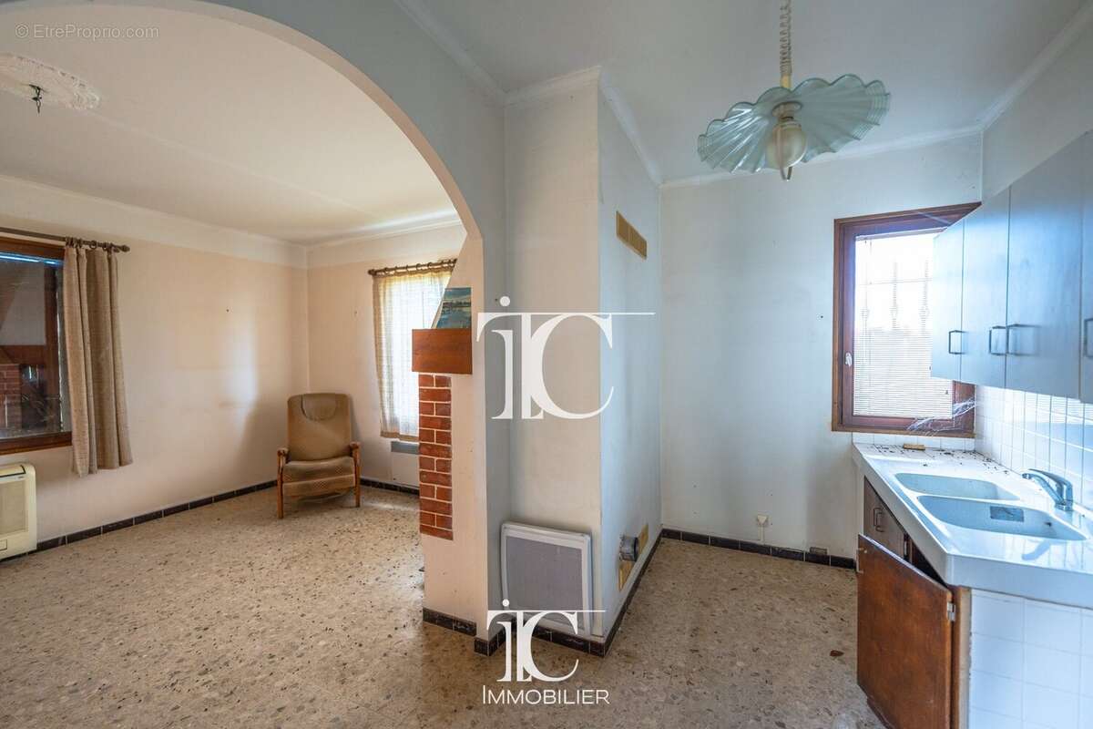 Maison à GROSPIERRES