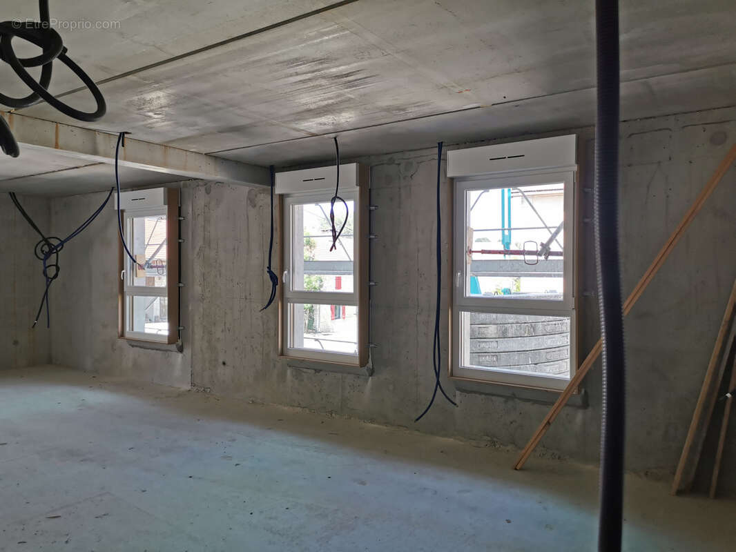 Appartement T 3 avec terrasse - photo 2