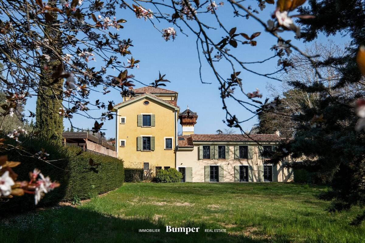 Maison à SAINT-GENIS-LAVAL