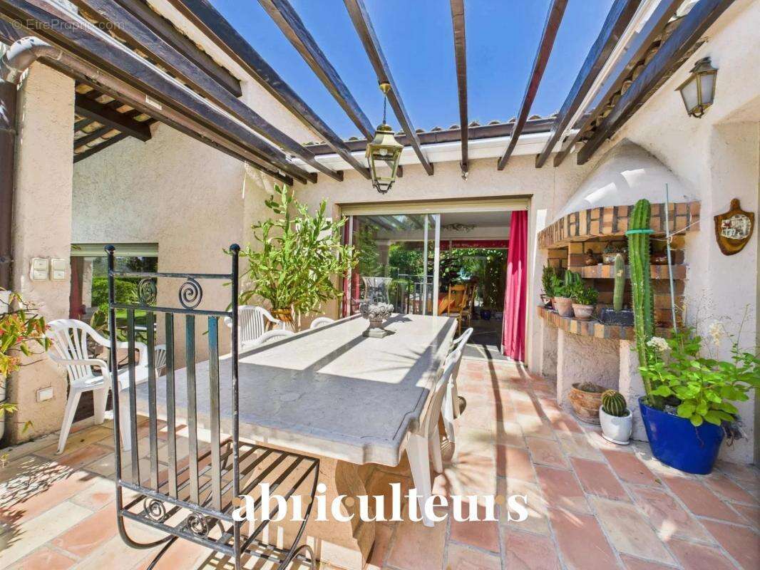 Maison familiale 5 chambres avec piscine et jardin en vente La Colle-sur-Loup (06480) - photo 5