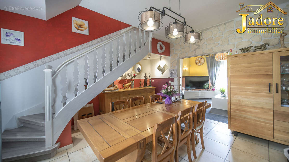 Maison à NEUVILLERS-SUR-FAVE