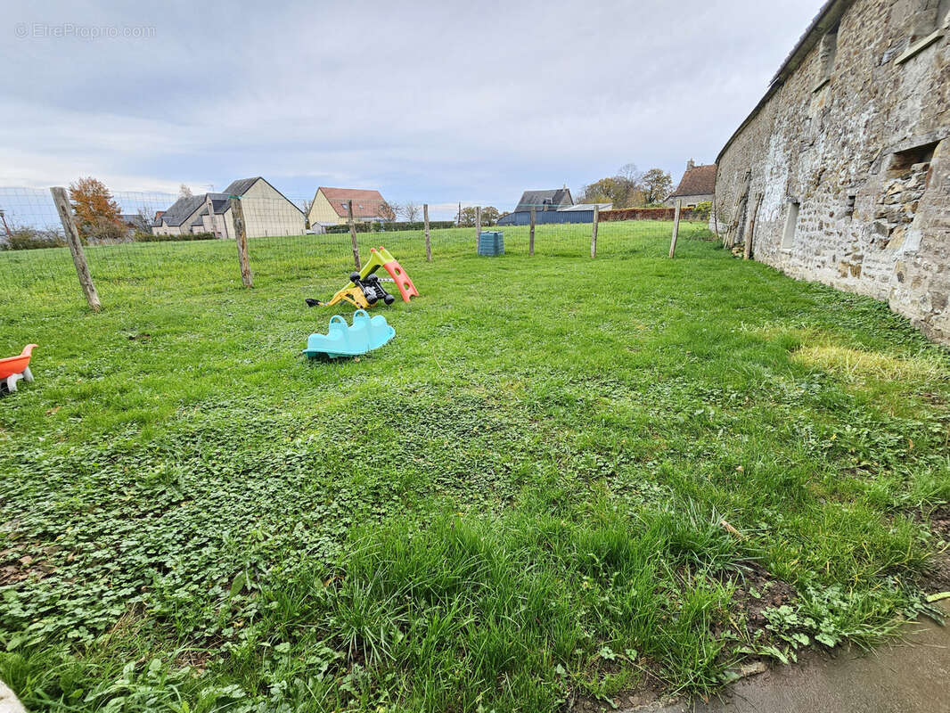 Maison à LA CHAPELLE-BICHE