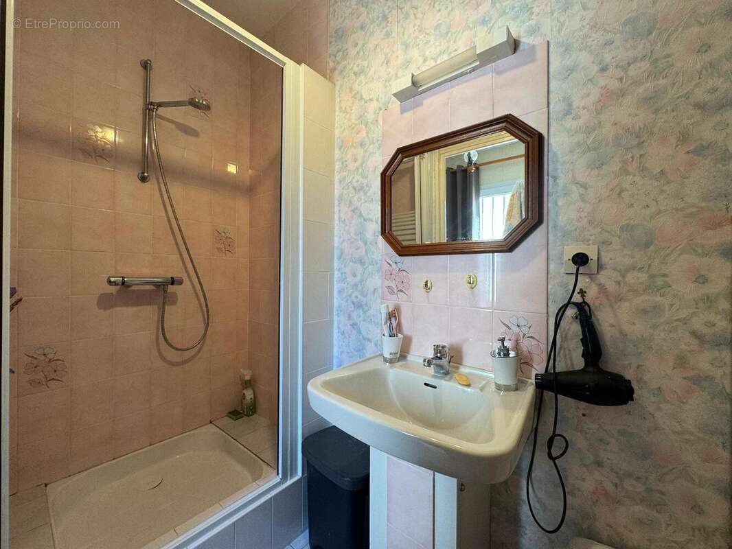   - Maison à THOUARS