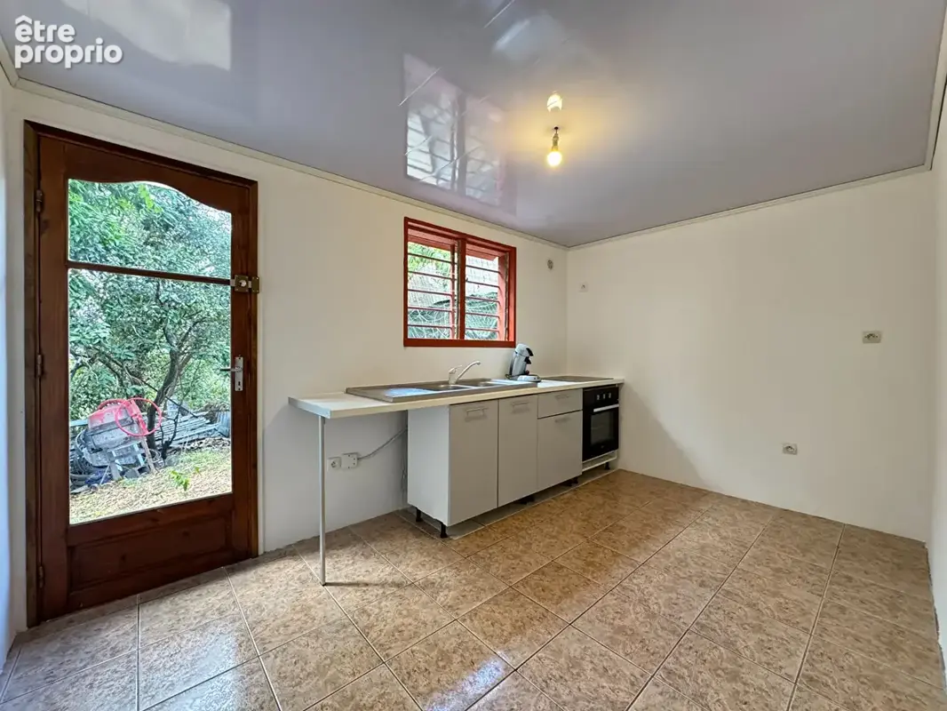 A VENDRE - Sainte-Marie La Découverte - Maison T3 avec terrasse couverte et abri voiture - photo 8