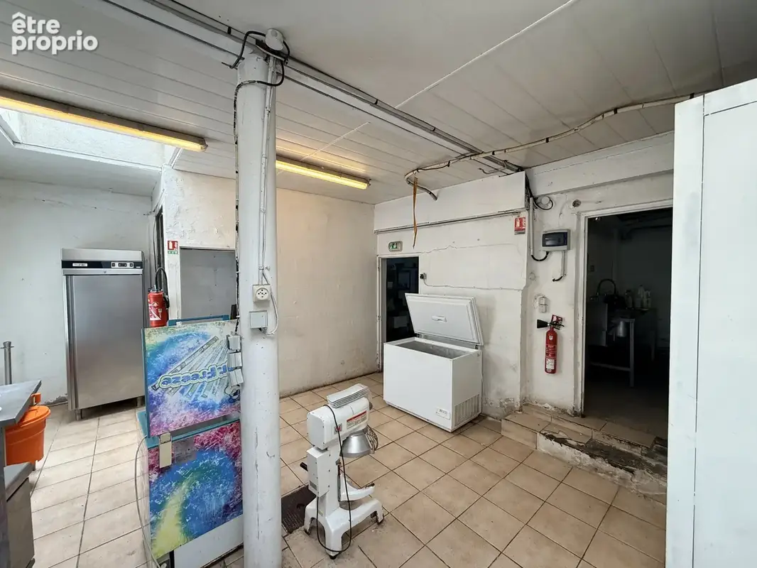 Local commercial 300 m2 à Vidauban - photo 8
