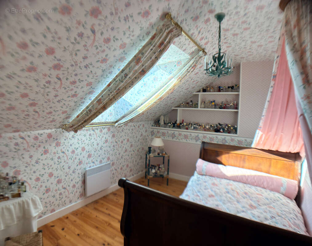 Maison à BELLENAVES