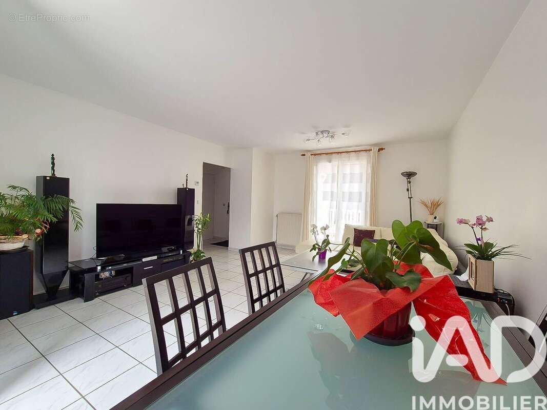 Photo 3 - Maison à VAUREAL