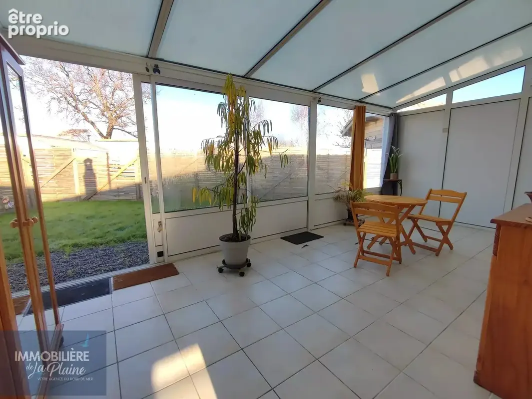 Maison de plain-pied à Port Giraud - photo 4