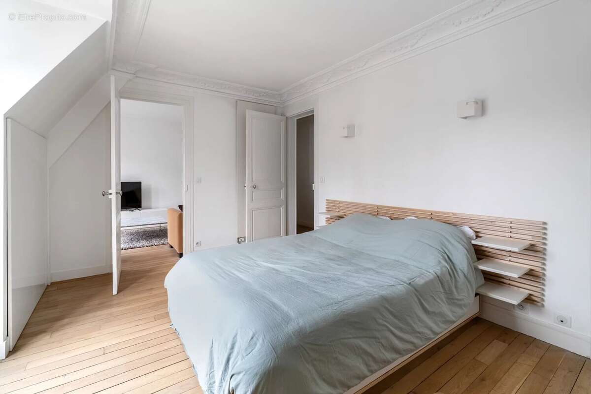 Appartement à PARIS-17E