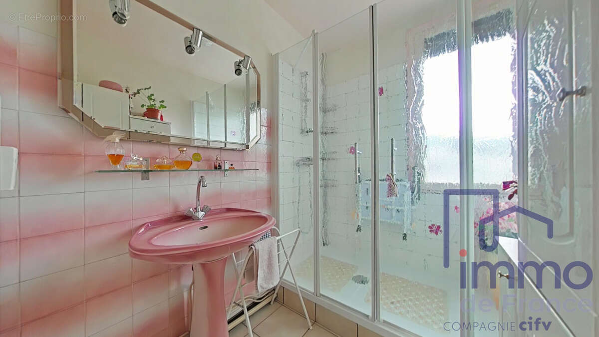 Appartement à SAINT-ETIENNE
