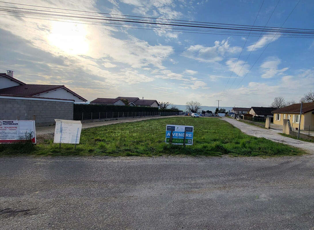 Terrain à BEAUREPAIRE