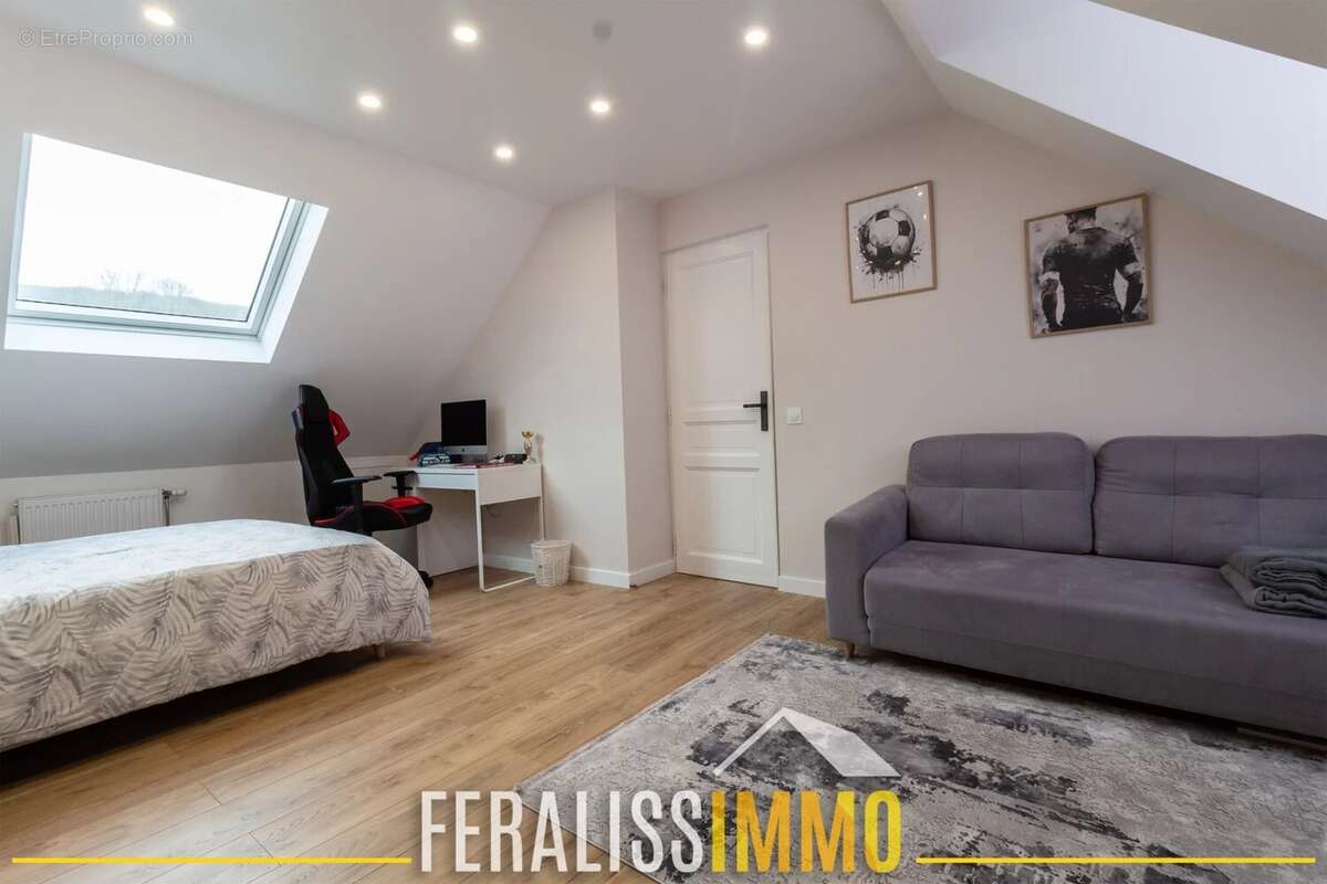 Maison à VAUX-SUR-SEINE