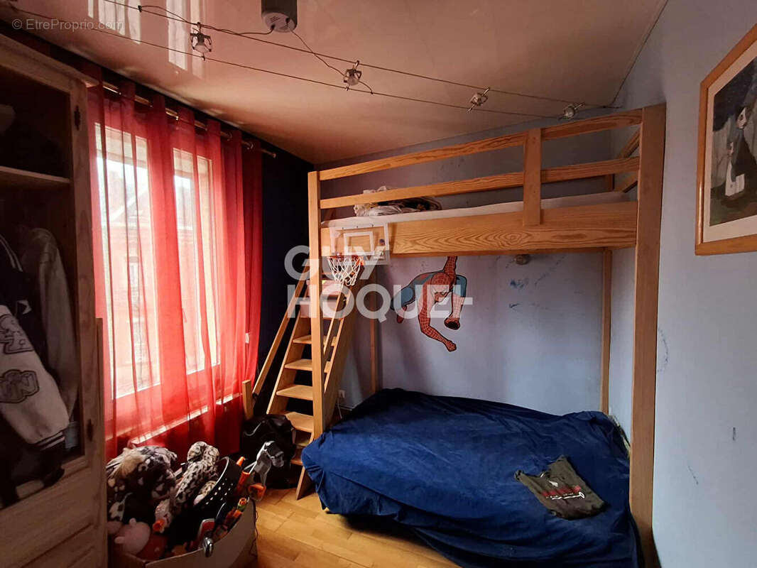 Maison à CRECY-SUR-SERRE