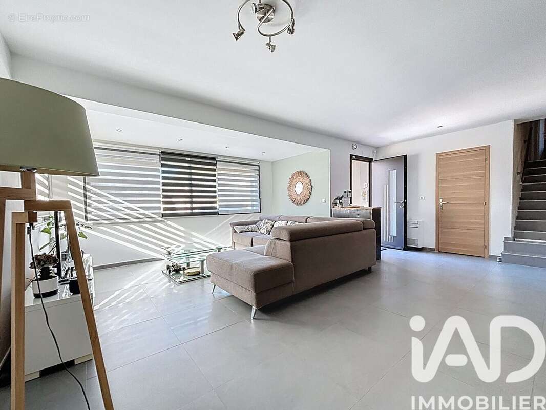 Maison 146 m² à Martigues  - photo 8