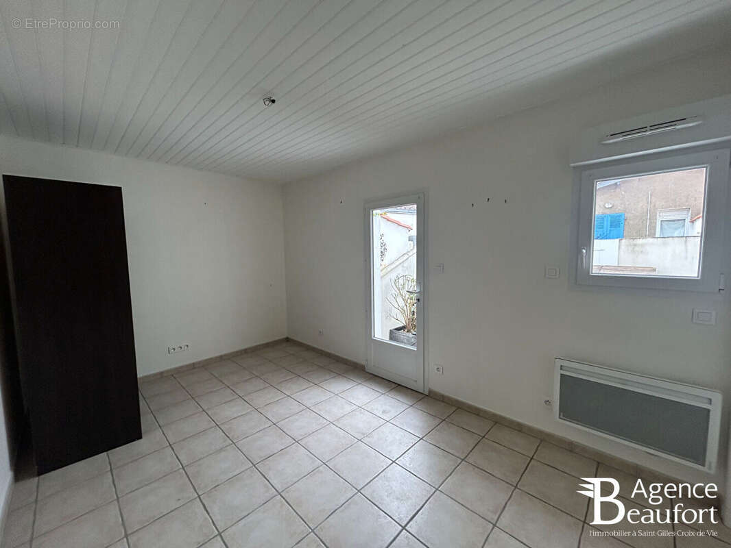 Maison  Saint Gilles Croix De Vie - Avec garage privé. - photo 5