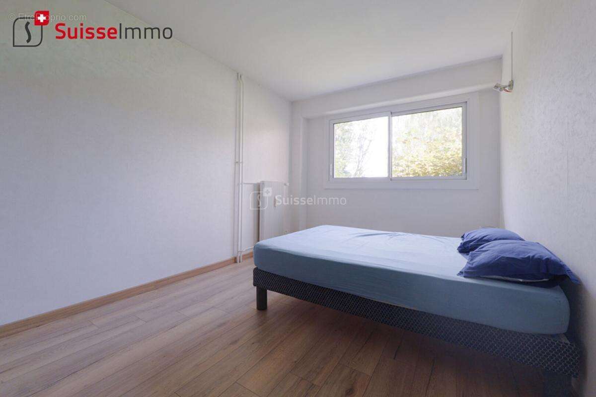 Au coeur d'un parc de 5 hectares, appartement 4 pièces en RDC - photo 8