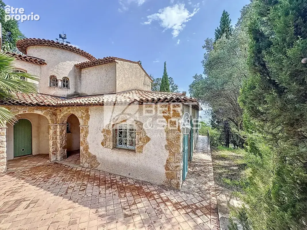 Mandelieu - secteur recherché - villa 7 pieces de 256m² avec piscine - vue esterel et mer - photo 7