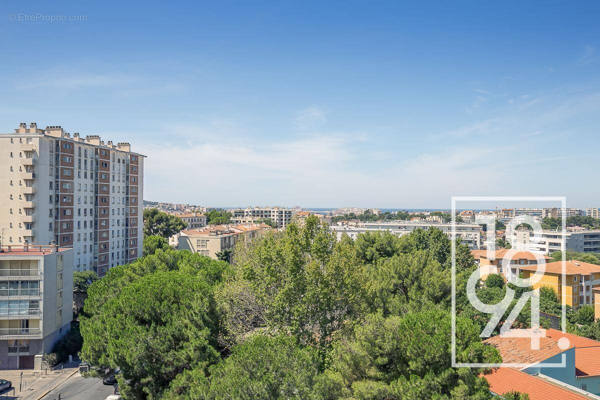 Appartement à MARSEILLE-4E