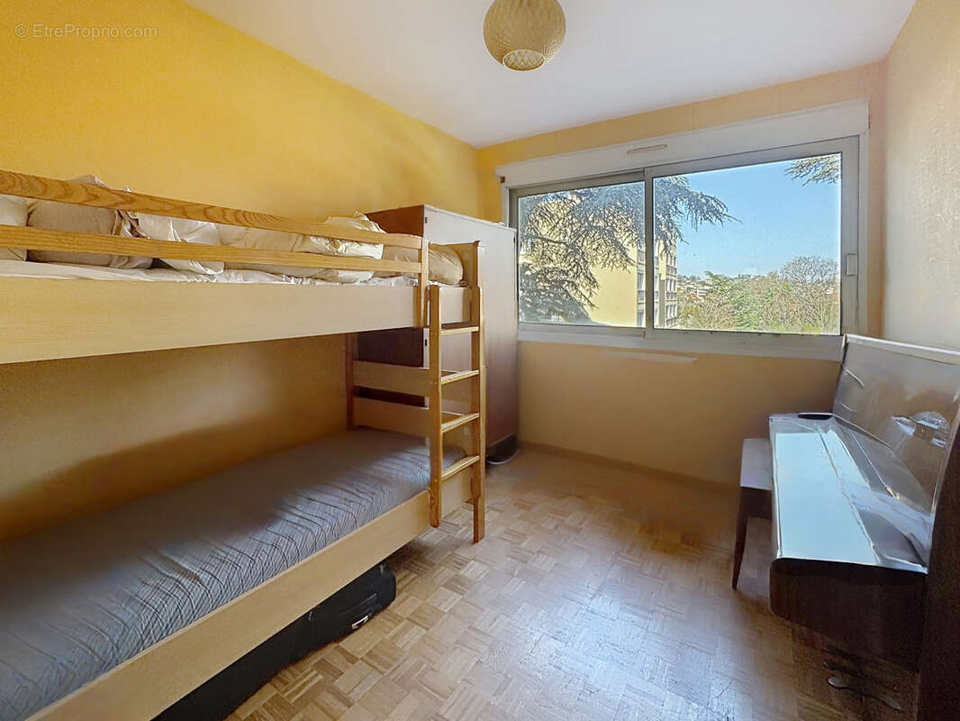 Appartement à SAINT-GENIS-LAVAL