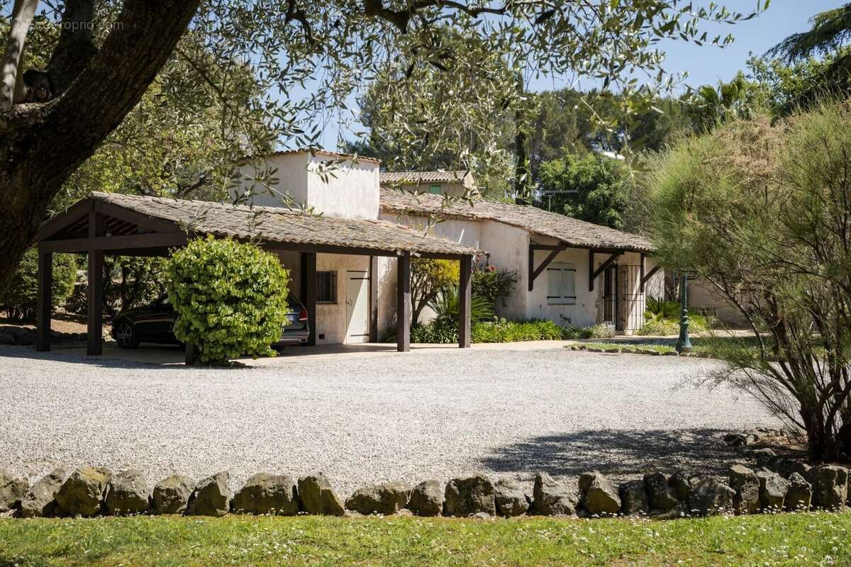 Maison à MOUANS-SARTOUX