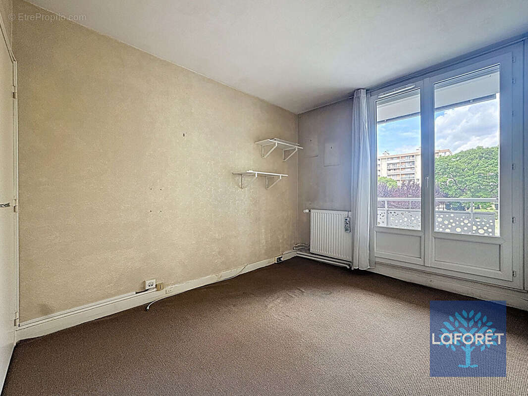 Appartement à CHILLY-MAZARIN