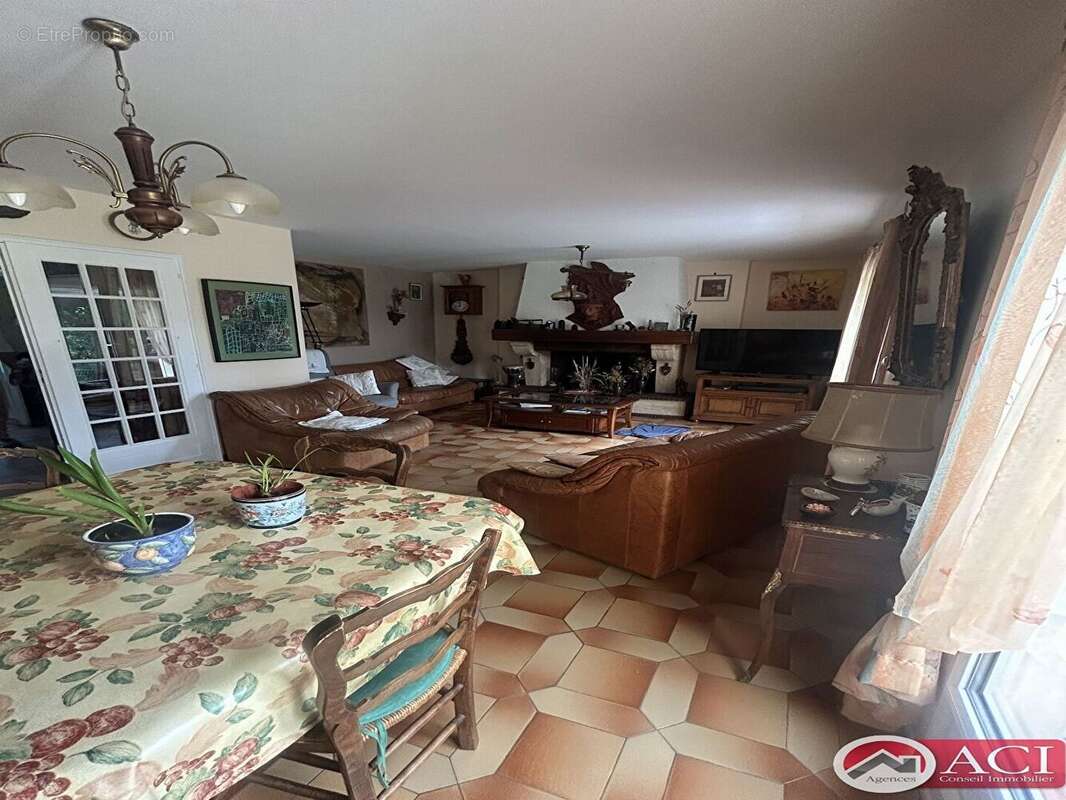 Maison 7 pièces à Ully-saint-georges (60730) - photo 8