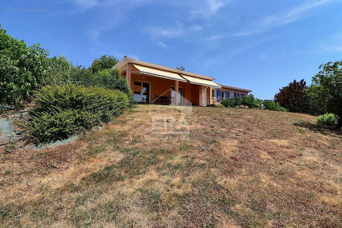 Maison de plain pied, 3 ch sur 4.000m2 de jardin - photo 3