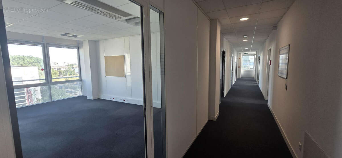 Angers saint serge immeuble de bureaux a vendre - photo 5