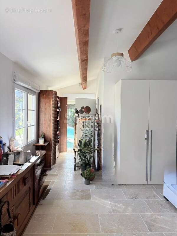 Maison à MONTELIMAR