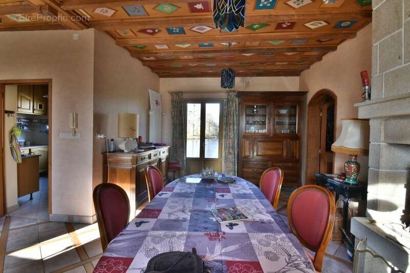 Maison à SAINT-AGNANT-DE-VERSILLAT