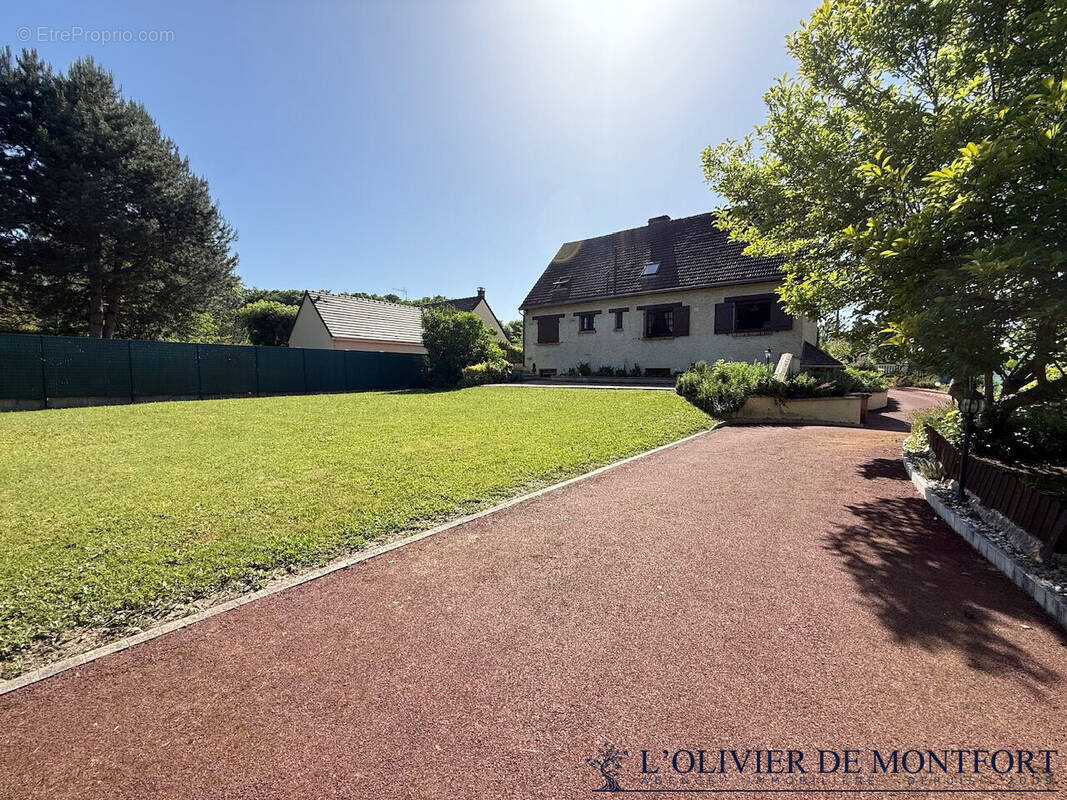 Maison à MONTFORT-L'AMAURY