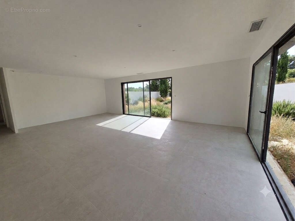 Superbe Villa Plain-Pied 4 Faces   100 m2 habitables   Argelès-sur-Mer (Côté Village) - photo 2