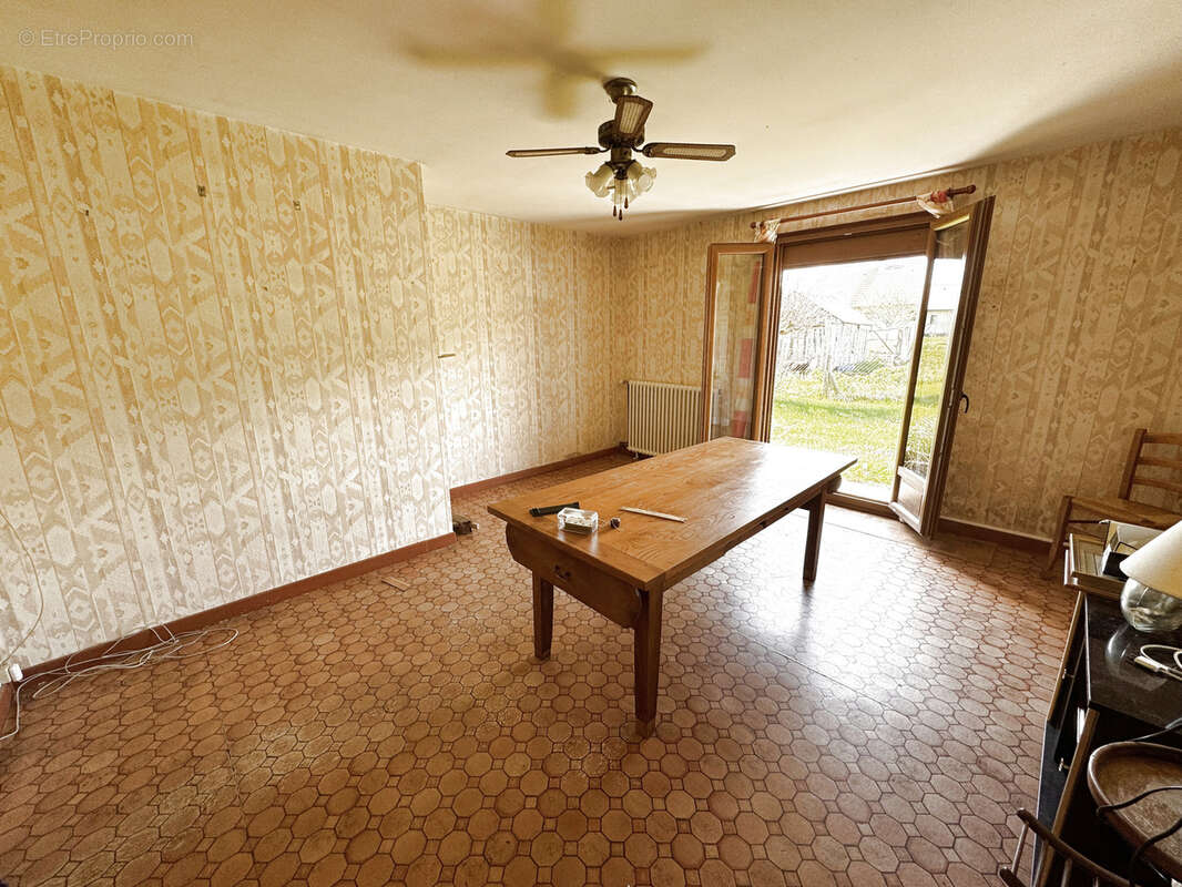 Maison à SEGUR-LES-VILLAS