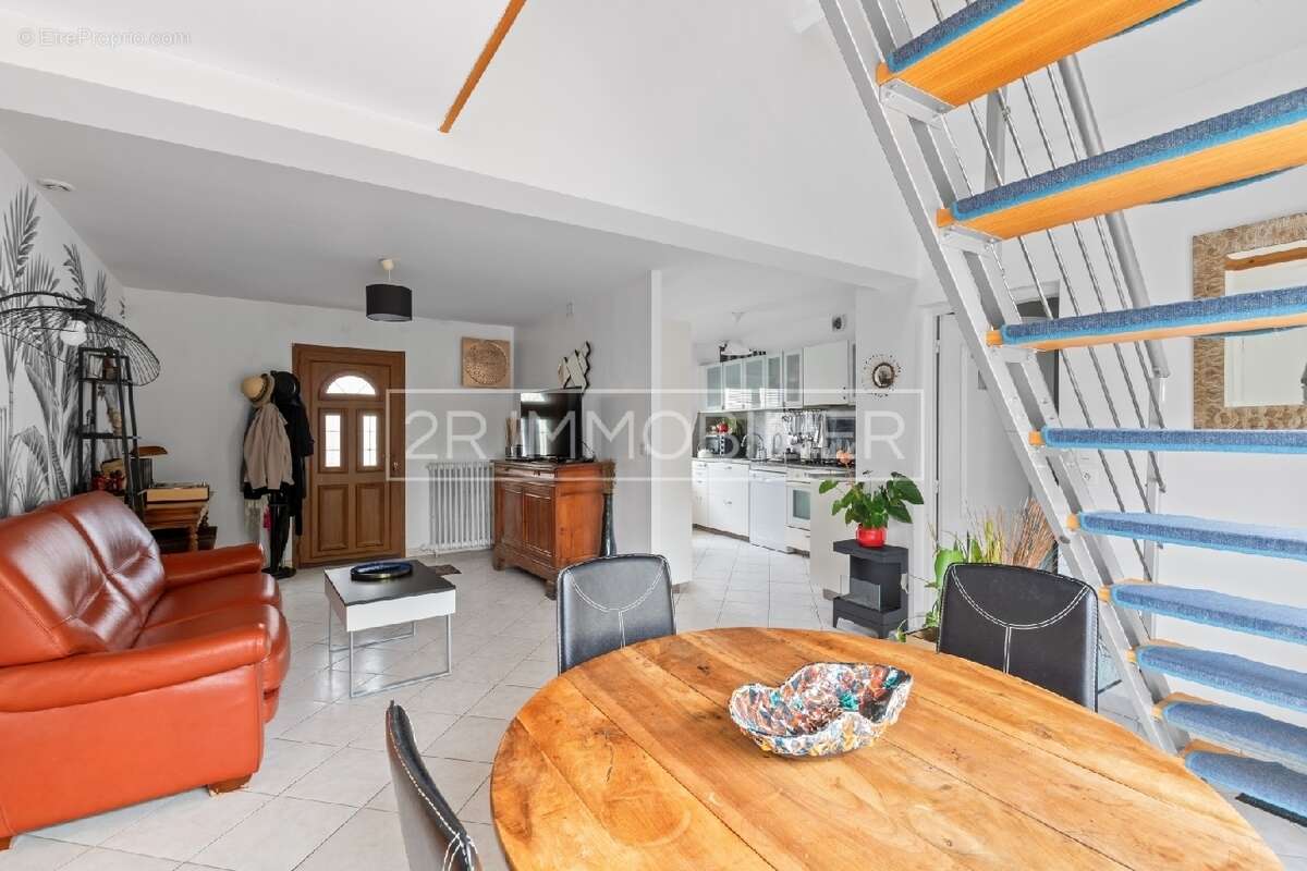 Maison à FERRIERES-EN-BRIE