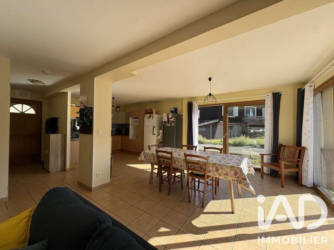 Maison 114 m² à La Rochette  - photo 2