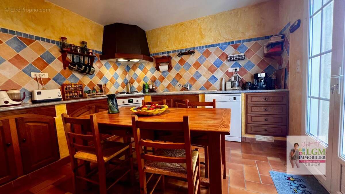 Maison à SAINT-QUENTIN-LA-POTERIE