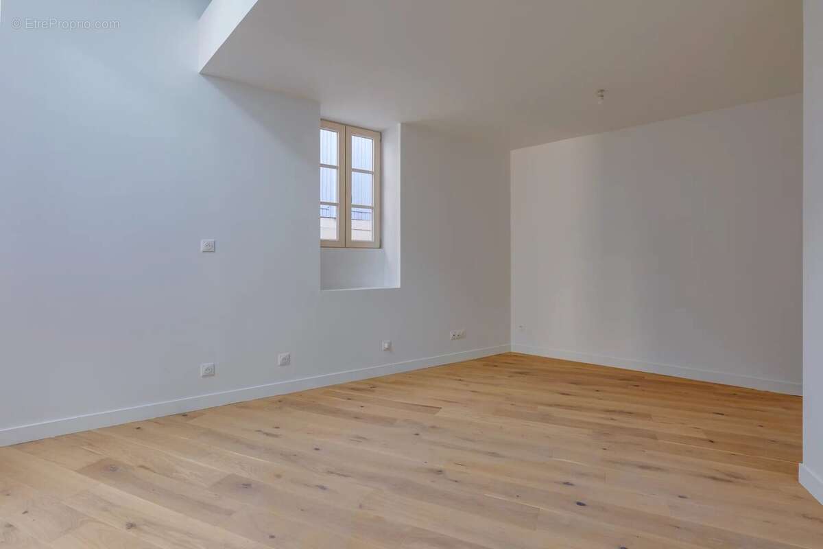 Appartement à SAINT-GENIS-LAVAL