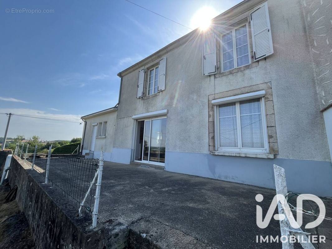Photo 1 - Maison à MENOMBLET