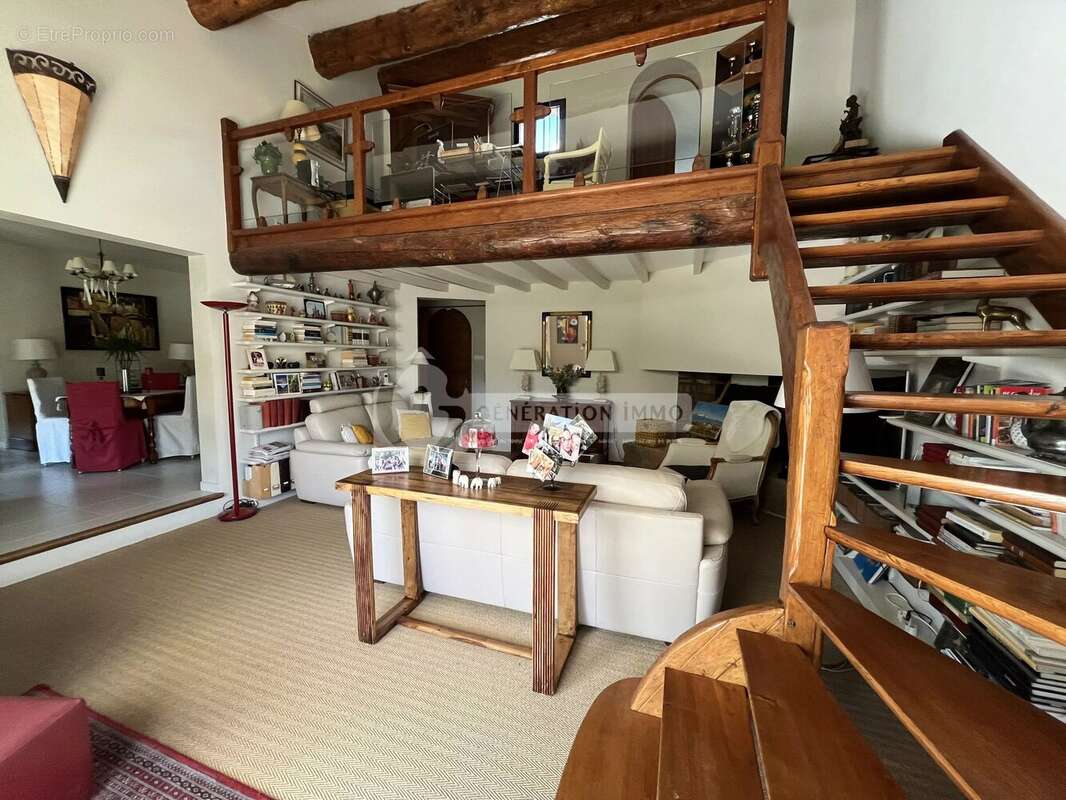 Maison à SAINT-MARTIN-DE-CRAU