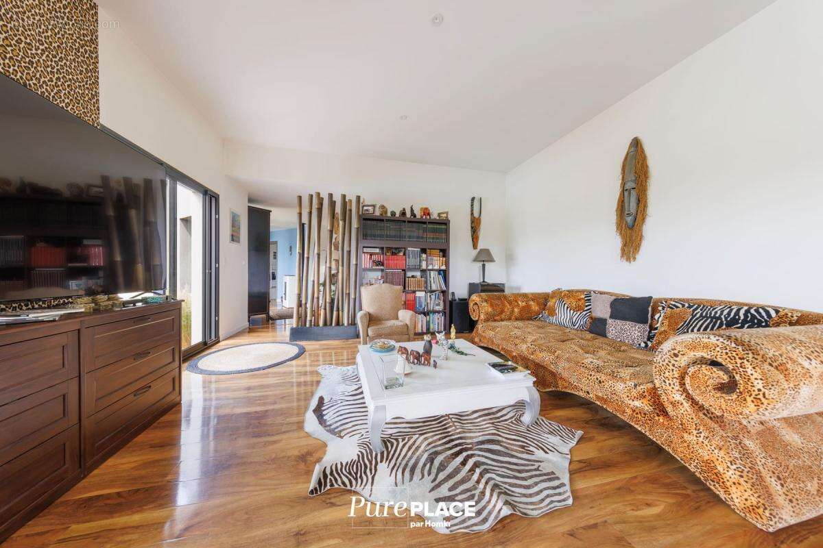 Villa d’architecte contemporaine avec piscine chauffée et vues sur le Puy de Dôme et le Sancy - photo 10