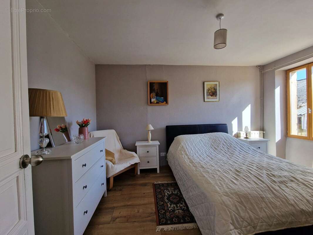 Maison à LAUZUN