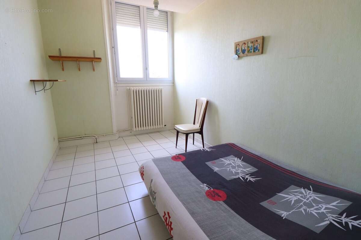 Appartement 111 m² à La Cote-Saint-Andre  - photo 8