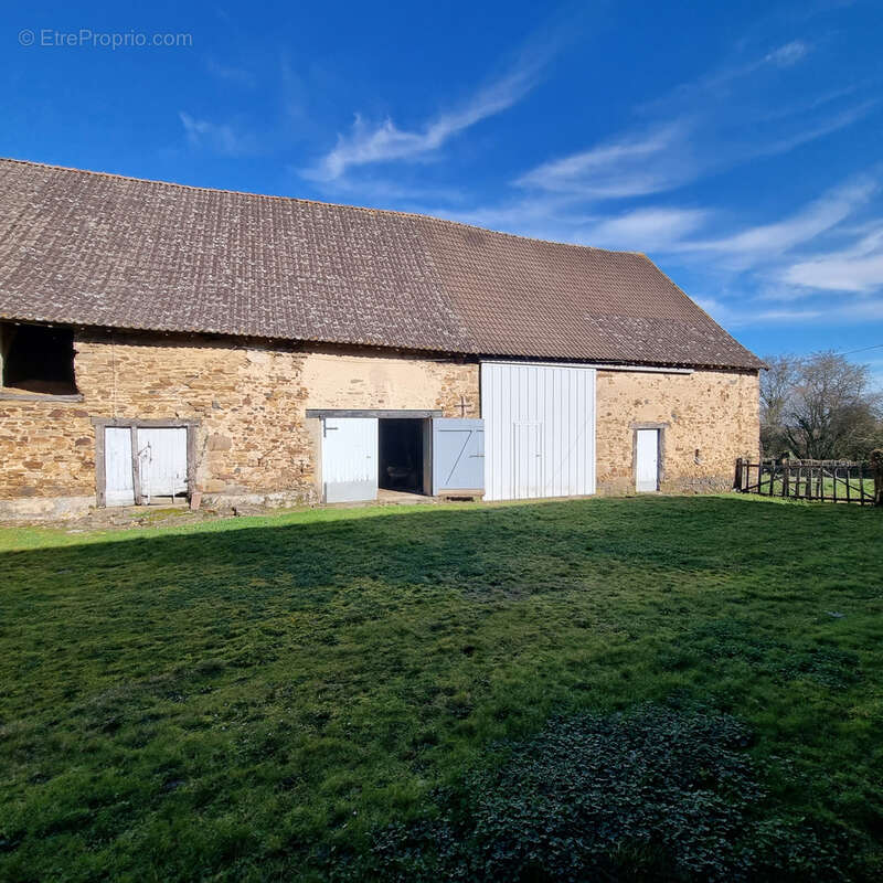 Ancien corps de ferme dans petit hameau calme ! - photo 8