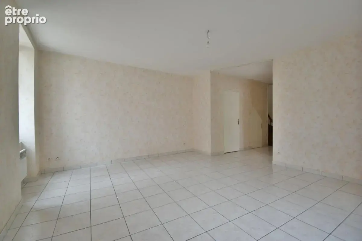 Maison 3 pièces 80 m² à vendre à Yzernay (49360) - photo 2