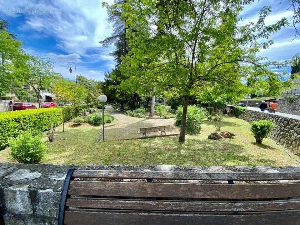 Appartement à GREOUX-LES-BAINS