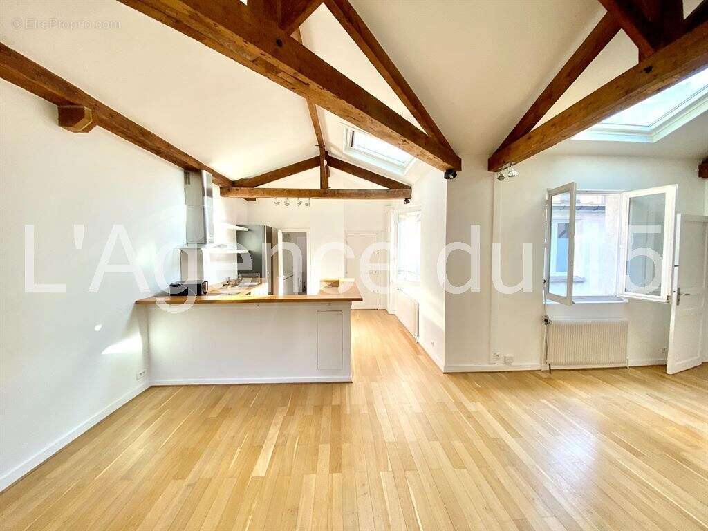 Appartement à PARIS-15E