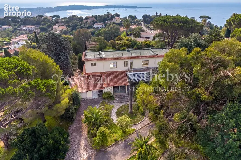Super Cannes, terrain de 6 071 m² avec permis purgé pour deux villas vue mer - photo 13