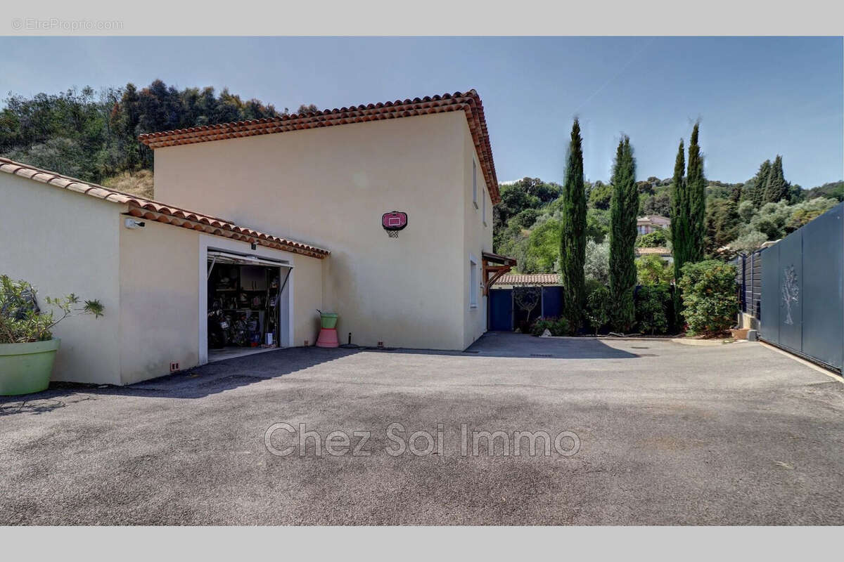Maison à PEGOMAS